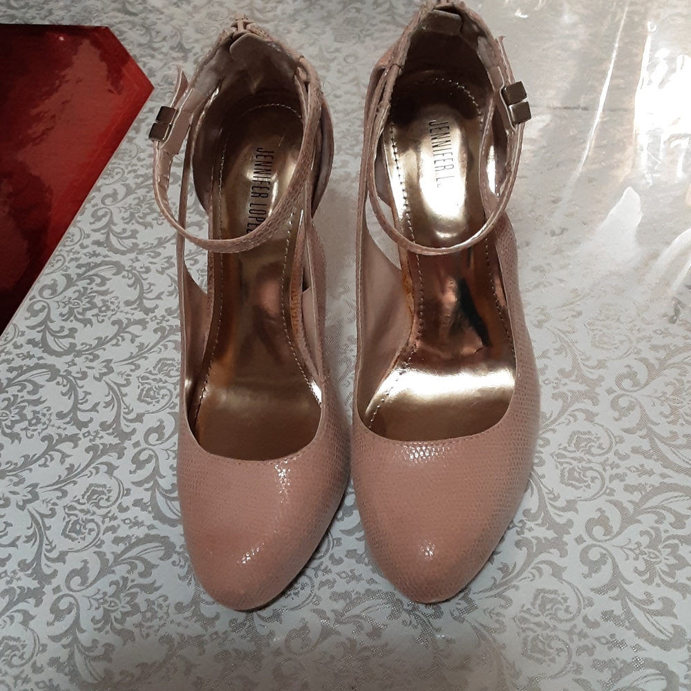 JENNIFER LOPEZ BLUSH HEELS - Picture 4 of 14
